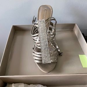 BCBG MAX AZRIA Kara Sandal - Mushroom - Satin